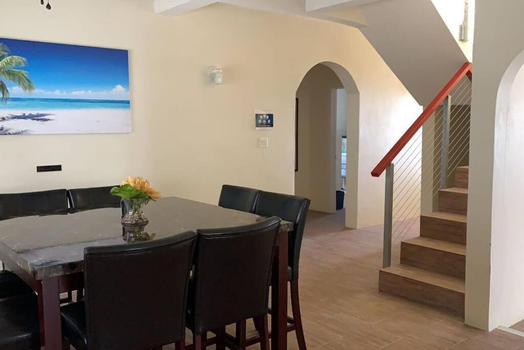 The Pearl - Spacious Air Conditioned 3Bd, 2Bth Villa With Gorgeous Views Old Road Exterior photo