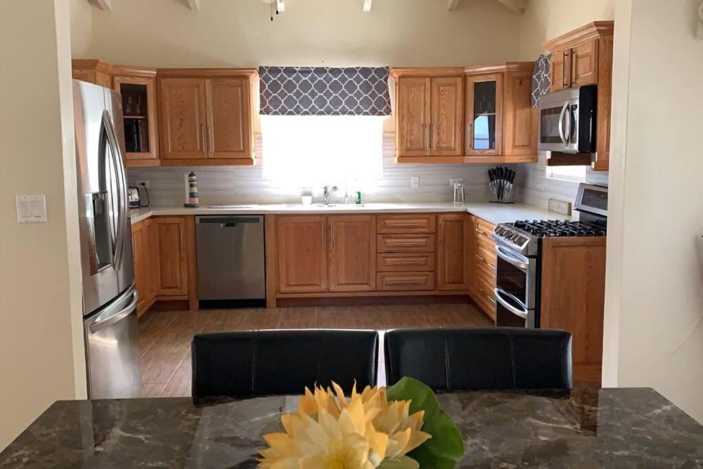 The Pearl - Spacious Air Conditioned 3Bd, 2Bth Villa With Gorgeous Views Old Road Exterior photo