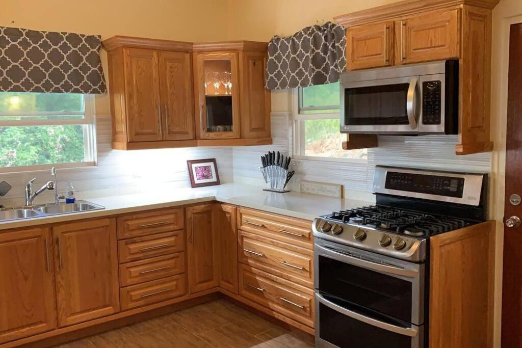The Pearl - Spacious Air Conditioned 3Bd, 2Bth Villa With Gorgeous Views Old Road Exterior photo