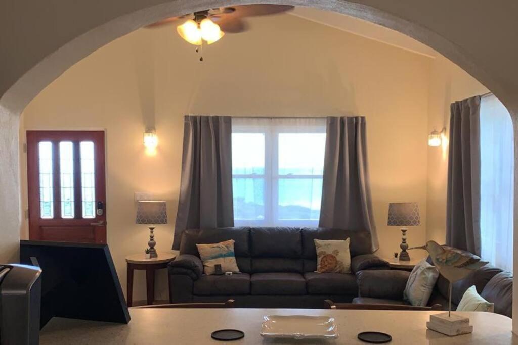The Pearl - Spacious Air Conditioned 3Bd, 2Bth Villa With Gorgeous Views Old Road Exterior photo