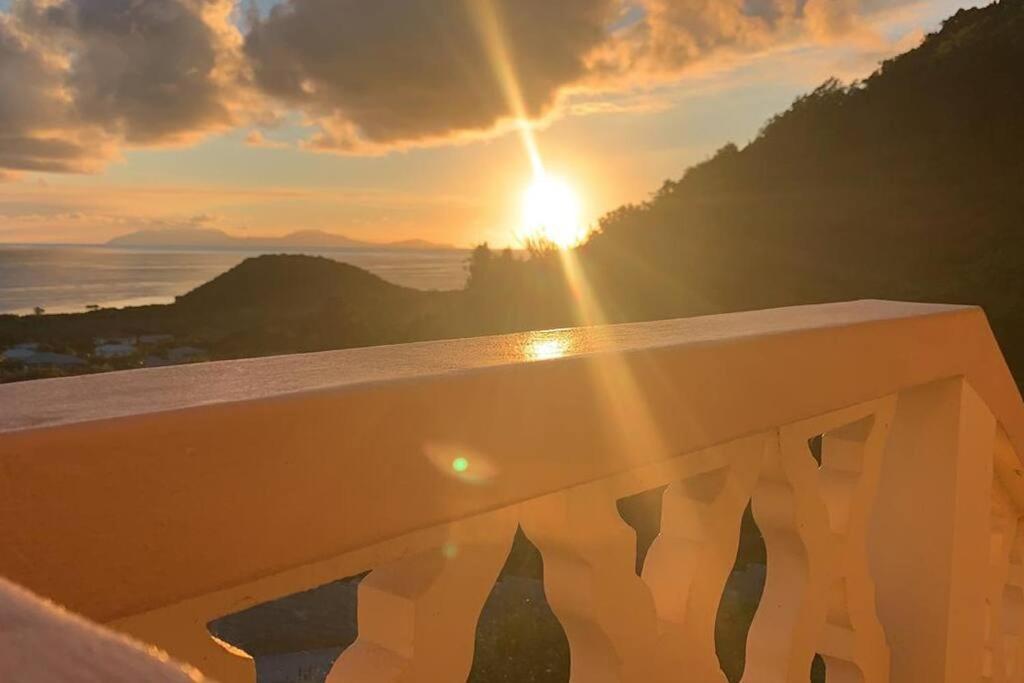 The Pearl - Spacious Air Conditioned 3Bd, 2Bth Villa With Gorgeous Views Old Road Exterior photo