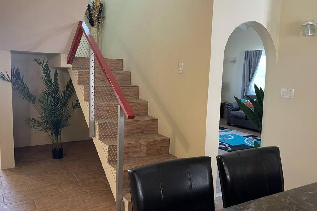 The Pearl - Spacious Air Conditioned 3Bd, 2Bth Villa With Gorgeous Views Old Road Exterior photo